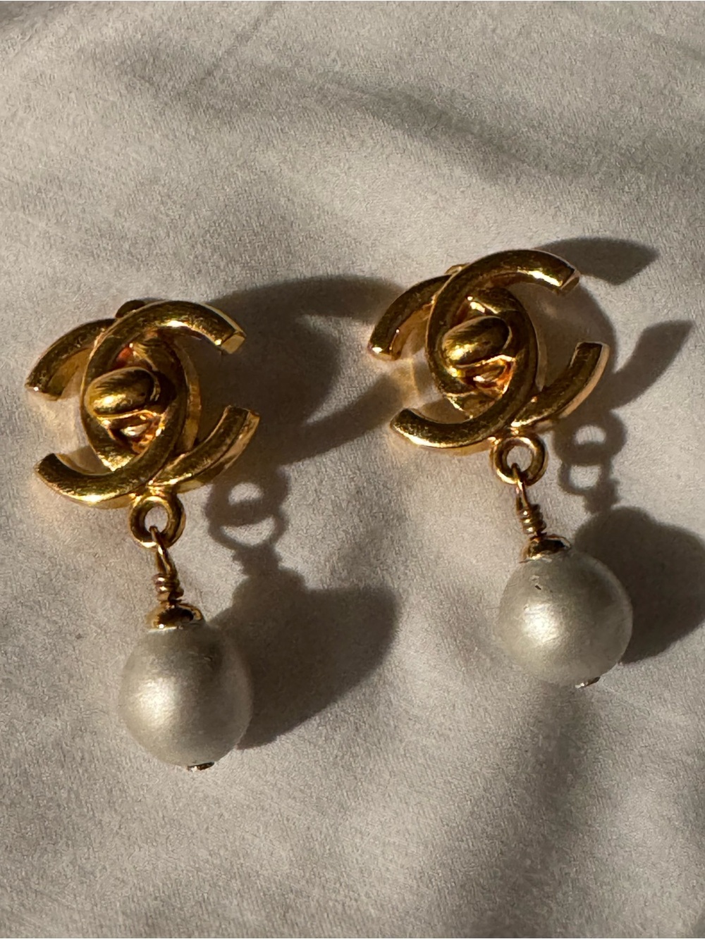 CHANEL vintage Pearl Drop Logo Clip-On Earrings